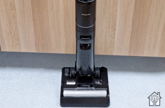 Dreame H13 Pro wet-dry vacuum body and station